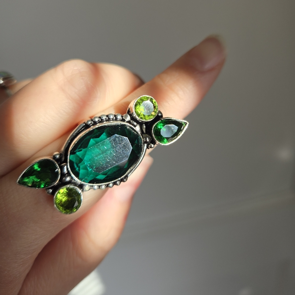 Pretty Green And Silver Ring